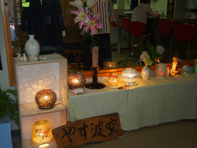 陶器ランプシェード『流川桜慕情』など産業会館で展示会